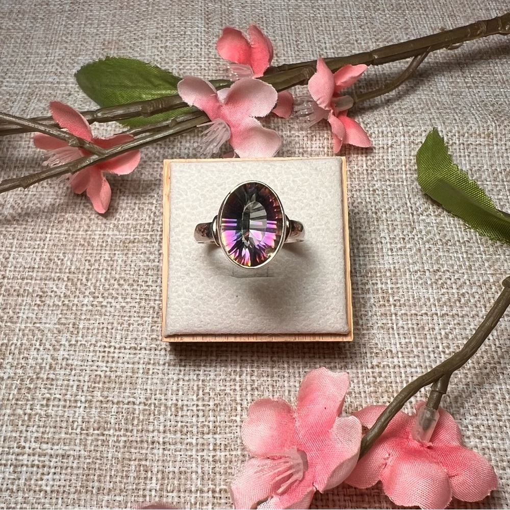 Sz 9 |  925 Sterling Silver Vintage Solitaire Ring with Large Mystic Topaz Stone